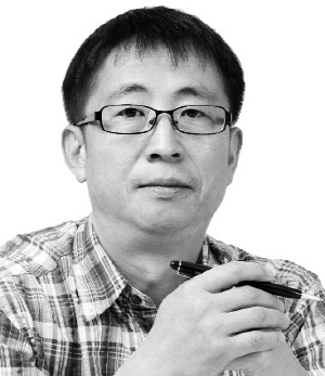[칼럼] [과학산책] 적단풍 - 지구식물로 사는 또 하나의 방식